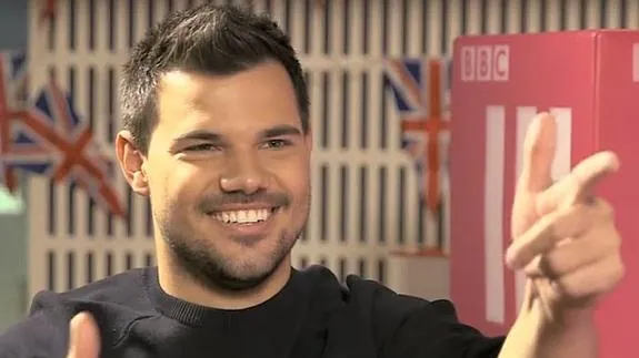 Tylor Lautner en el vídeo de la BBC que ha levantado los rumores.