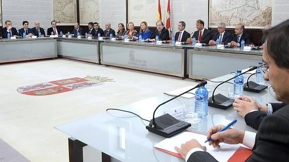 Acto de constitución de la Lanzadera Financiera de Castilla y León, el pasado 12 de enero. / EFE 