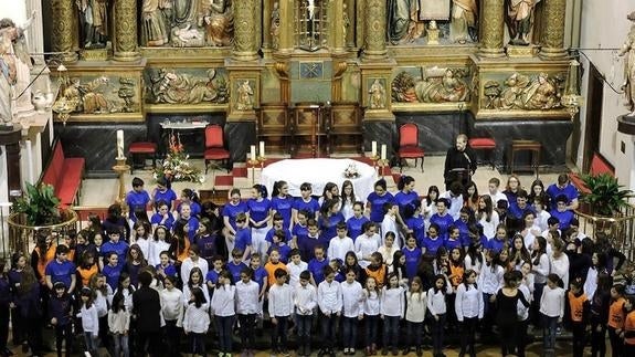 Los miembros de la Escolanía de Segovia, en el encuentro celebrado en Valladolid.