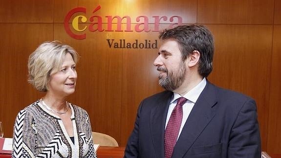Ann Westman y Alberto Barragán, en la Cámara de Comercio de Valladolid. 