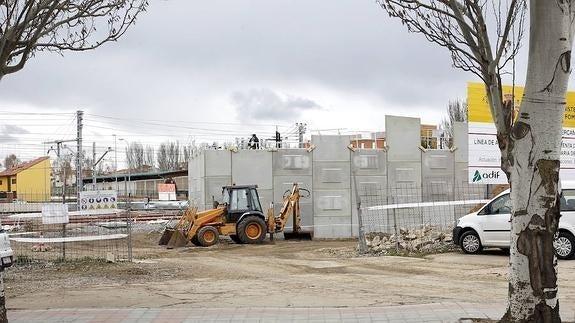Obras de la pasarela en Los Tres Pasos.