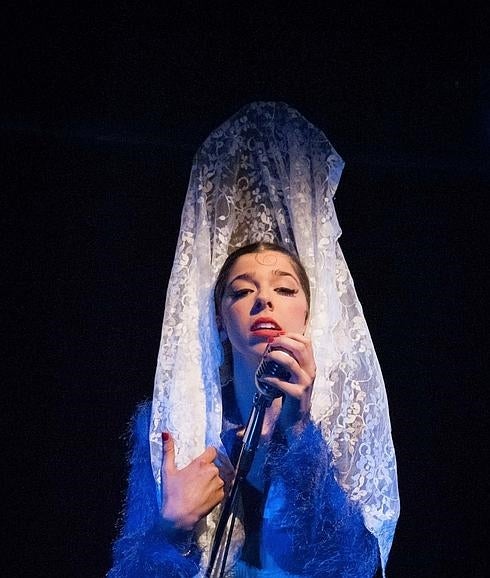«Para cantar cuplé se necesita descaro, un buen físico y, sobre todo, mucha dicción