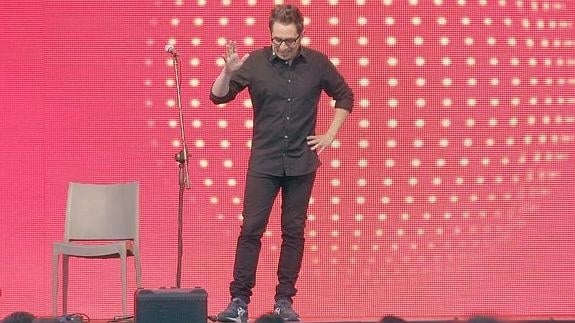 Berto Romero en la Cúpula del Milenio.