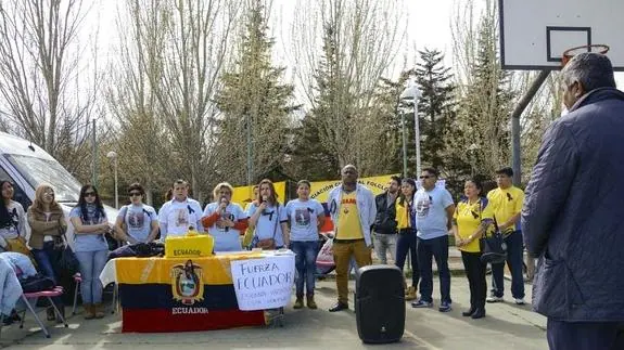 Minuto de silencio de la comunidad ecuatoriana en Valladolid. 