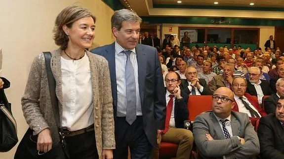 La ministra de agricultura y ganadería, Isabel García Tejerina, clausura la Jornada Nacional del Azúcar organizada por El Norte de Castilla. 