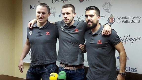 Jorge Gilbaja, Nacho González y Sergio Maroto, en la rueda de prensa. 