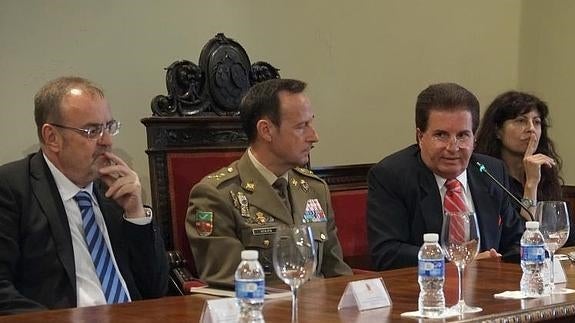 Fernando Rey, Manuel Gorjón, Alejandro Tudela y Ana Redondo, durante la presentación del libro en el Palacio Real.