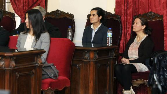 Las tres condenadas por el crimen de Isabel Carrasco durante una de las sesiones del juicio.