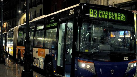 Un autobús del servicio búho.