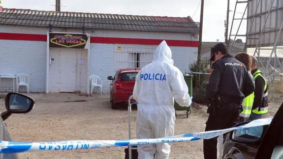 Pesquisas policiales en el club de alterne, en octubre de 2014.