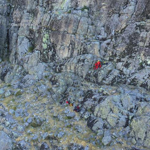 Evacuado un escalador de 42 años herido en la Torre de Villarejo