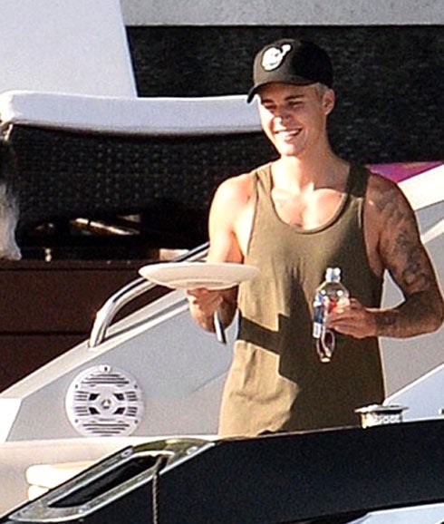 Justin Bieber, en Miami, con una 'doble' de Selena Gomez
