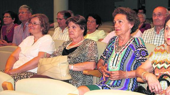 Asistentes a la clausura del Programa Interuniversitario de la Experiencia en Cuéllar. 