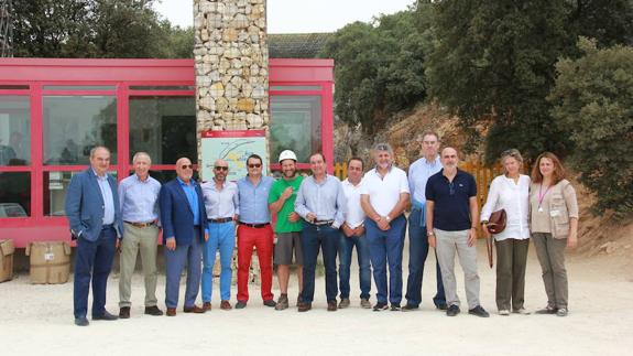 Distintos empresarios conocen con Cajaviva los yacimientos de Atapuerca