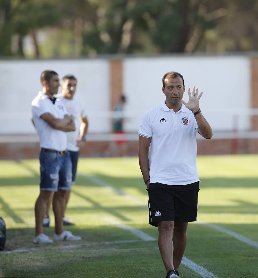 Sedano, durante su último partido como entrenador, este sábado en Tordesillas. 
