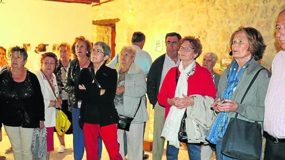 Participantes en la visita a uno de los museos de Torquemada.