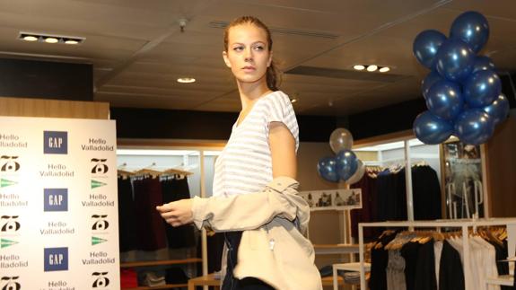 Un instante del desfile con ropa de Gap que tuvo lugar durante la inauguración de sus 'corners' en Valladolid.