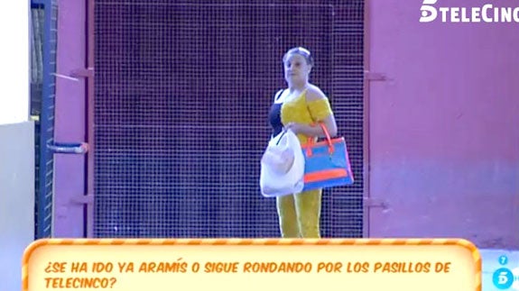 Pillan a Aramís Fuster andando con normalidad antes de llegar a Telecinco