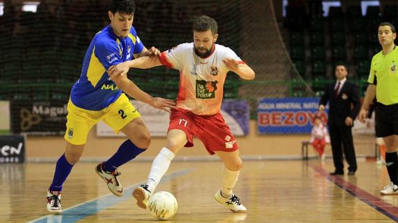 Buitre, en un partido con el Naturpellet Segovia.