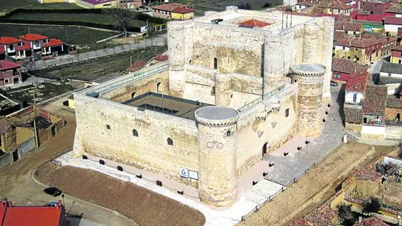 Castillo de Fuentes de Valdepero.