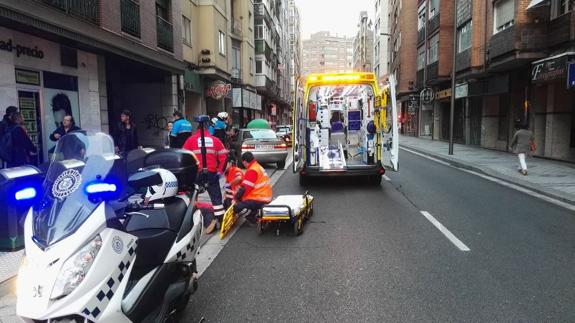 Una menor resulta herida en un atropello en la calle Nicolás Salmerón de Valladolid