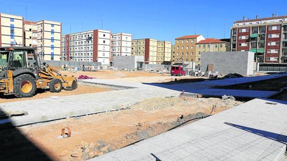 Aspecto actual de la zona en la que se construirá el parque cuando finalicen las obras del aparcamiento subterráneo. 