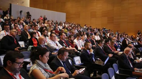 El público llena el auditorio de la Feria de Valladolid durante el Congreso e-volución.