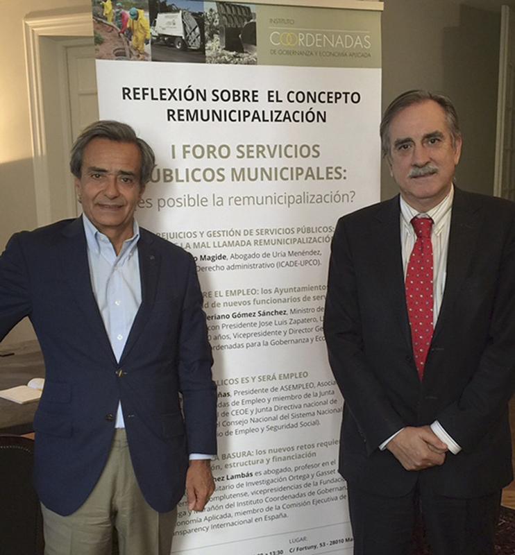 Sánchez Lambás, la izquierda, junto al exministro Valeriano Gómez