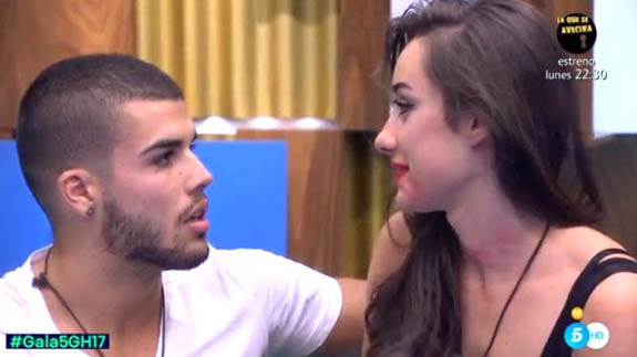 Pol se declara a Adara con un «te quiero»