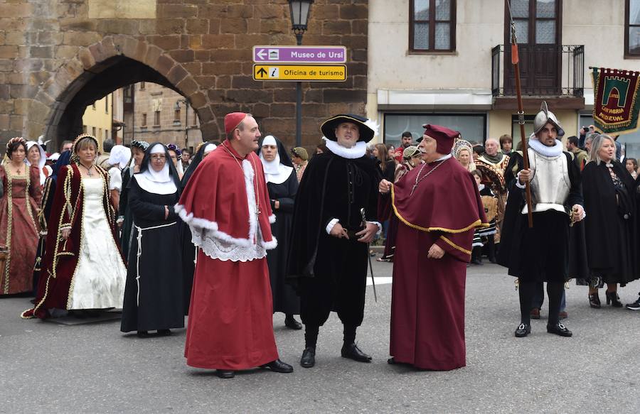 El marqués de Aguilar, con el arzobispo y el séquito de recepción.