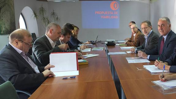 Reunión de lños miembros de Alta Velocidad. 