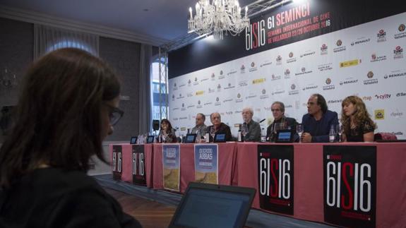 Participantes en la mesa redonda dedicada a Abbas Kiarostami.