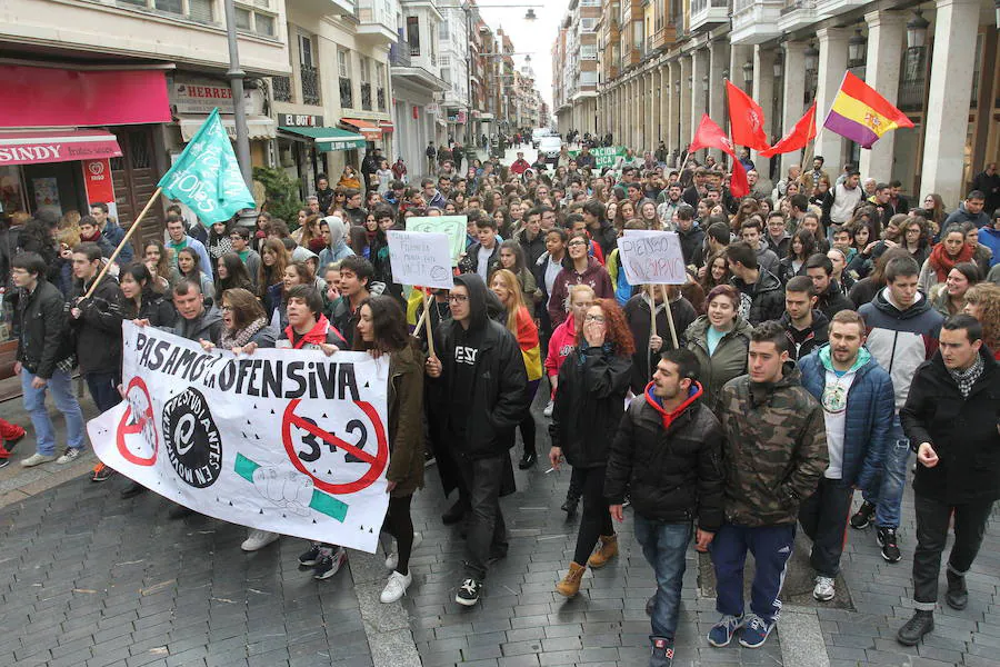 Manifestación celebrada contra la Lomce, el pasado mes de abril en Palencia. 