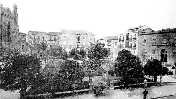 Imagen de la plaza de los Bandos en el siglo XIX.