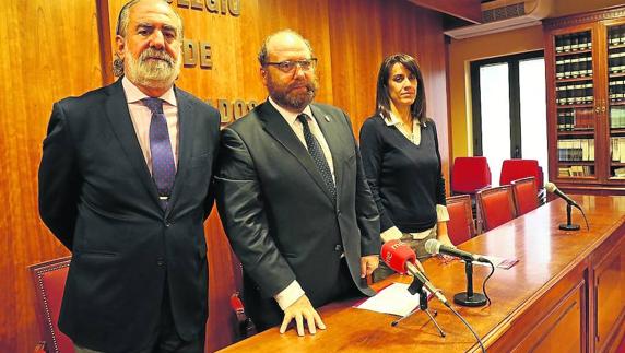Fernando Hernández, Fernando Dávila y Marta Bolívar presentaron las jornadas. 