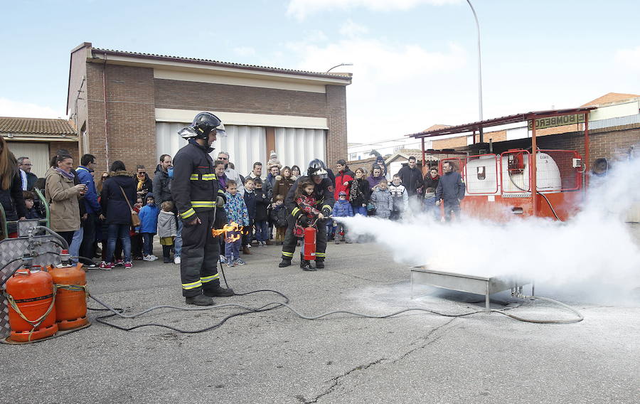 Los bomberos, en una jornada de puertas abiertas, el pasado mes de marzo. 