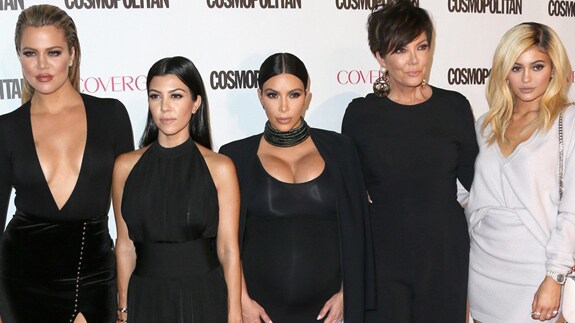 El clan Kardashian, abucheado por usar pieles