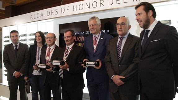 Roberto Díez, Pilar Vicente, José Luis Rodríguez, Pablo Martín, Baudouin Javaux, Jesús Julio Carnero y Óscar Puente. 