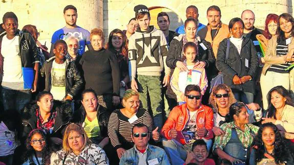 Personas inmigranets usuarias de los servicios y programas de la Federación Regional Castilla y León Acoge.