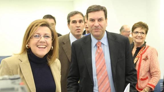 Mal Angulo junto al consejero de Empleo, Fernández Carriedo