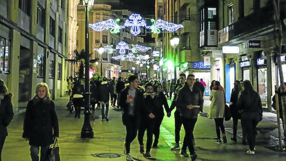 La calle Toro volverá a ser escenario de miles de compras durante estas semanas previas a los días más festivos del año. 