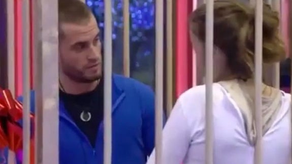 Rodrigo le deja claro a Bea que todavía no está enamorada de ella