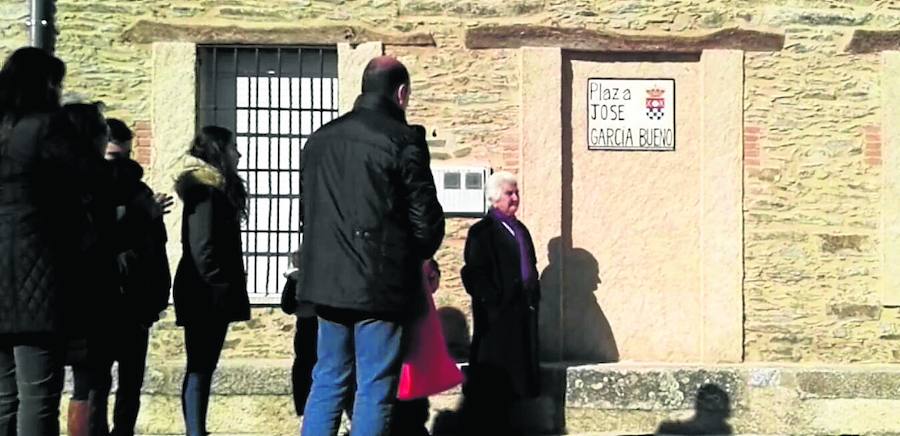 Inauguración del nuevo nombre de la plaza, que se llamará José García Bueno 