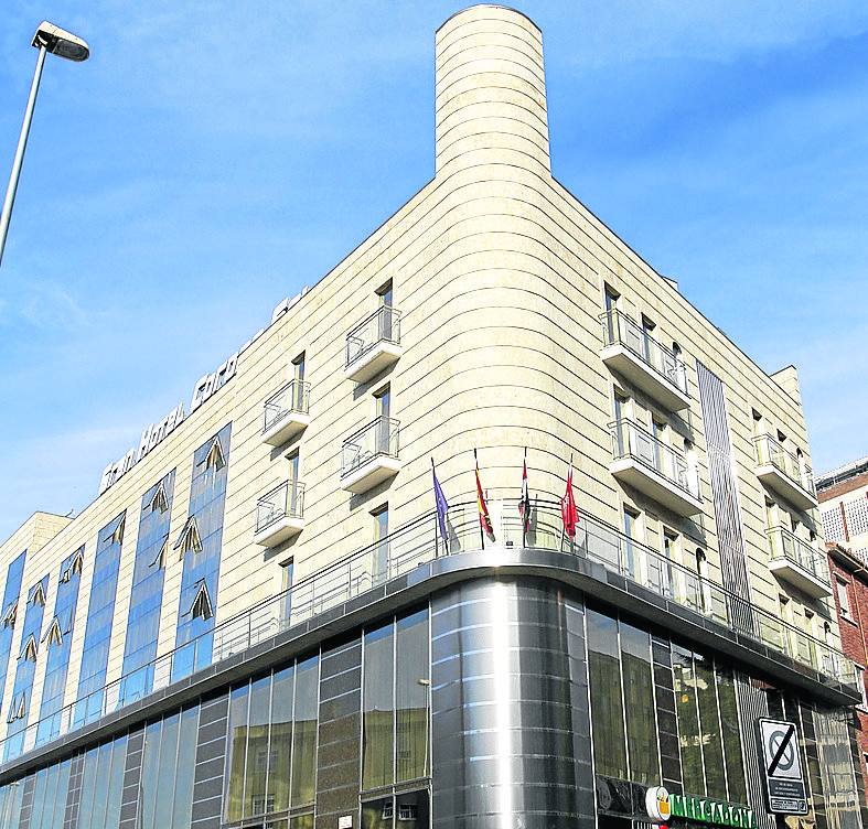 Torreón del edificio del Corona Sol.