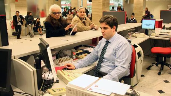 Interior de una sucursal bancaria.