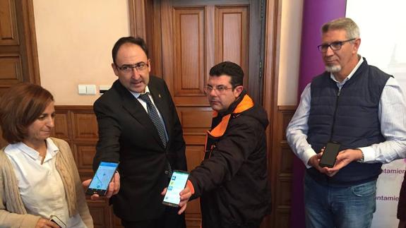Presentación de la APP PideTaxi.