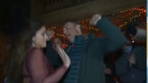 Miriam Saavedra no se toma bien el baile de Carlos Lozano con Mónica Hoyos