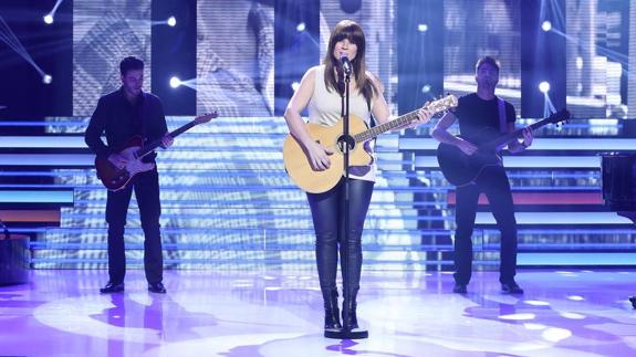 Rosa López durante su actuación.