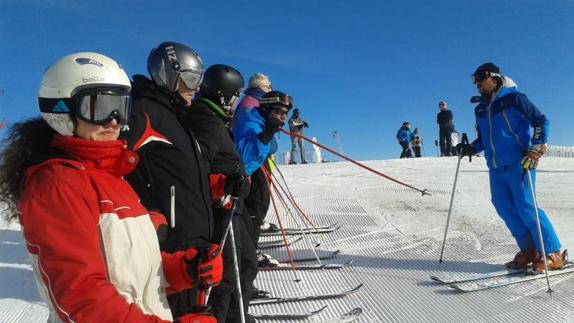 Algunos de los palentinos desplazados a Formigal con el programa de la Diputación de Palencia. 