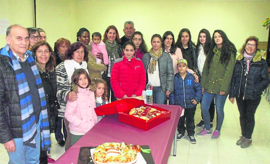 El concurso de roscones de nata endulza las navidades en Villoria